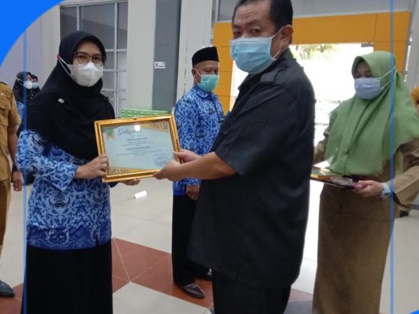 Penganugerahan Tanda Kehormatan Satyalancana Karya Satya