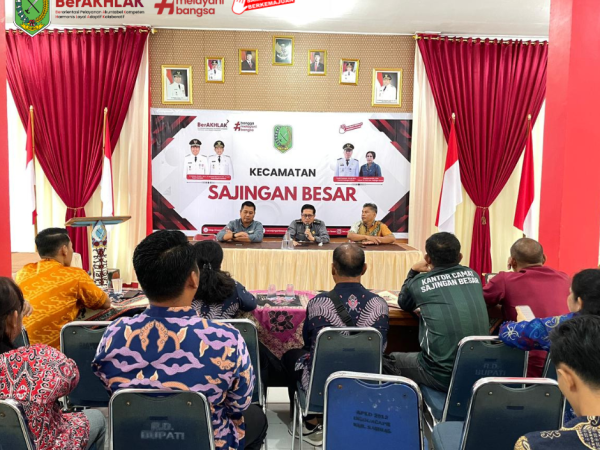Perkuat Disiplin ASN, BKPSDMAD Kabupaten Sambas Lakukan Perekaman Absensi Biometrik di Kecamatan Galing dan Sajingan Besar